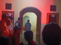 SEORANG PRIA DITEMUKAN T3W4S G4NTUNG DIRI DIDALAM KAMAR