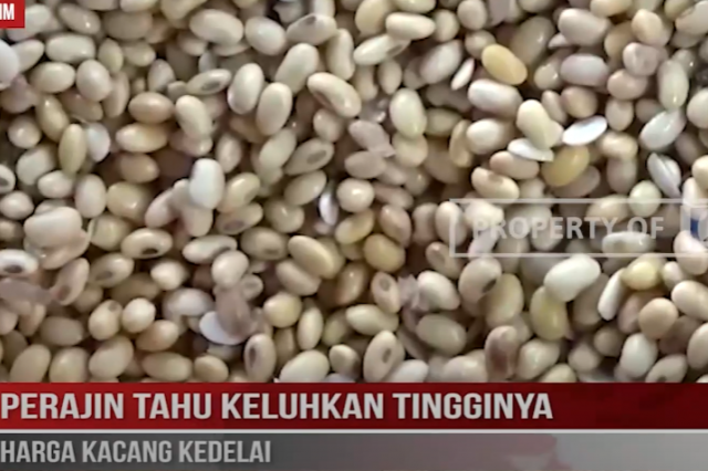 PERAJIN TAHU KELUHKAN TINGGINYA HARGA KACANG KEDELAI