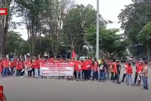 BURUH DI JAMBI BELUM SEJAHTERA