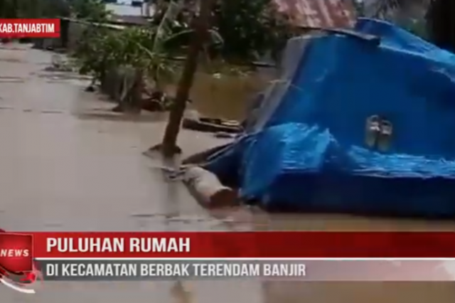 PULUHAN RUMAH DI KECAMATAN BERBAK TERENDAM BANJIR