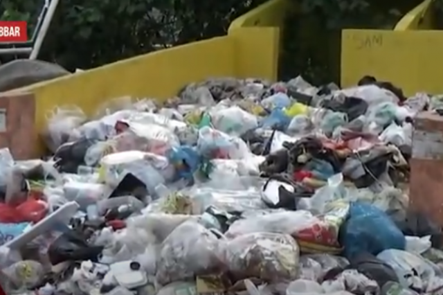 KENDARAAN TRUCK SAMPAH KERAP RUSAK TUMPUKAN SAMPAH TERJADI DI TPS KELURAHAN PATUNAS